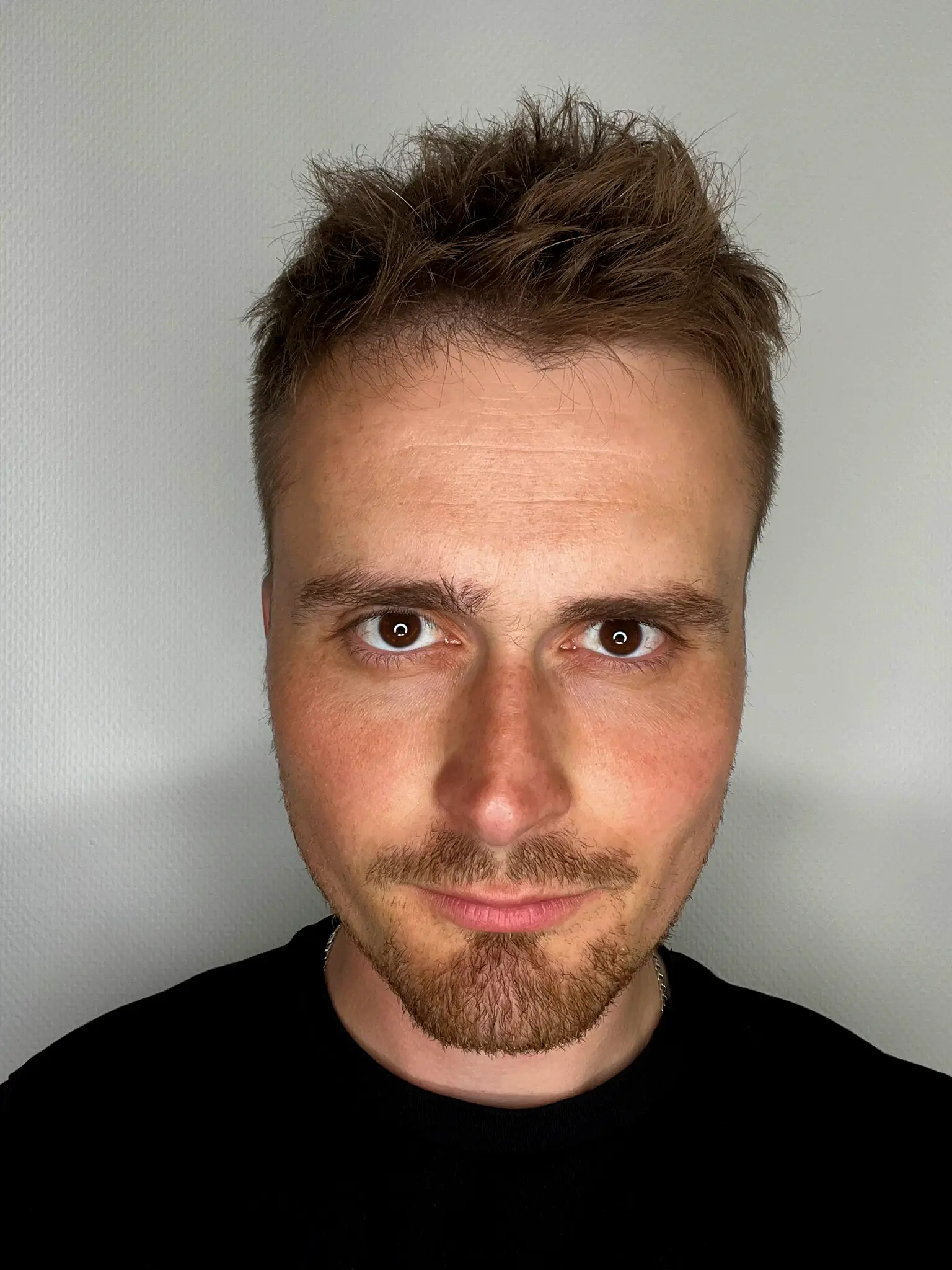 Vasiliy Axon — эксперт